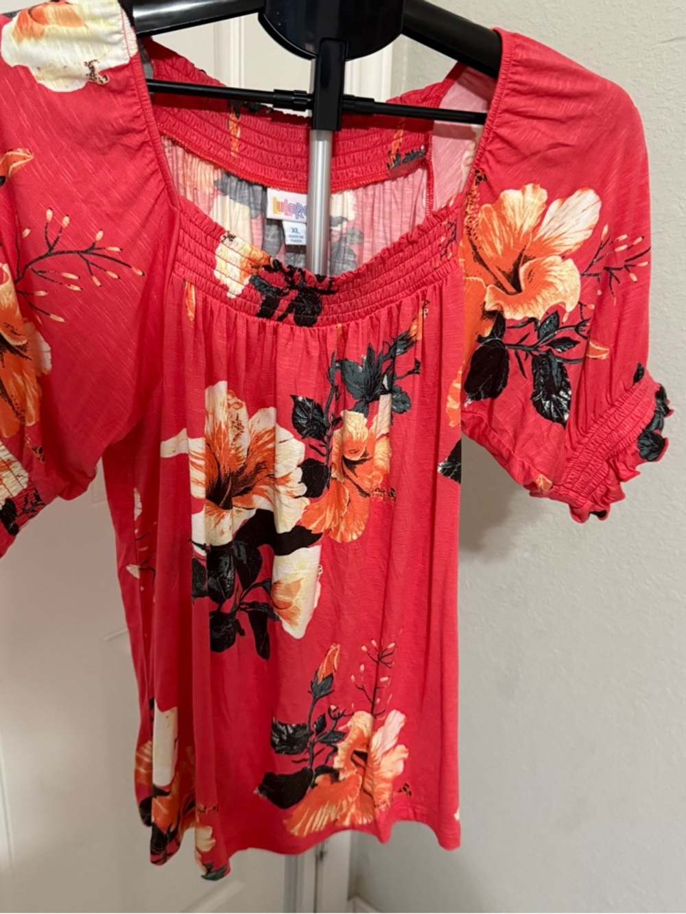 LuLaRoe Coral Floral Scoop Neck Tunic